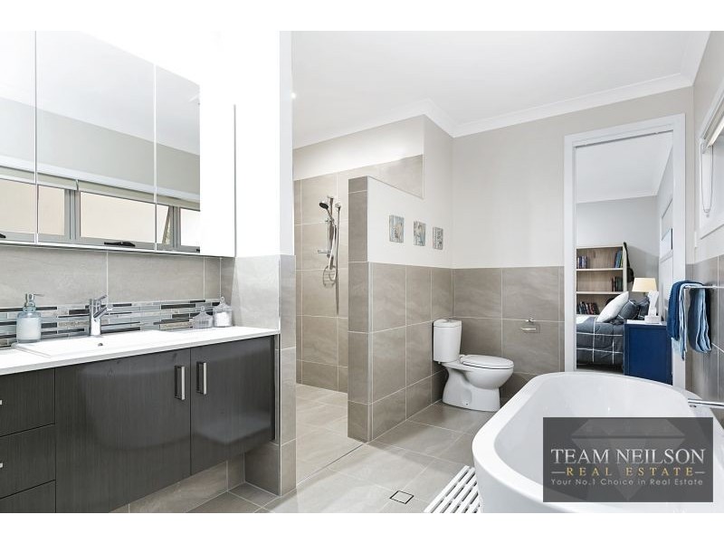 17 Orana Esplanade, Victoria Point QLD 4165