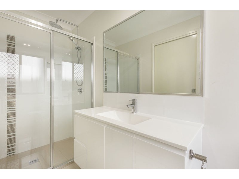 138 Shore Street North, Cleveland QLD 4163