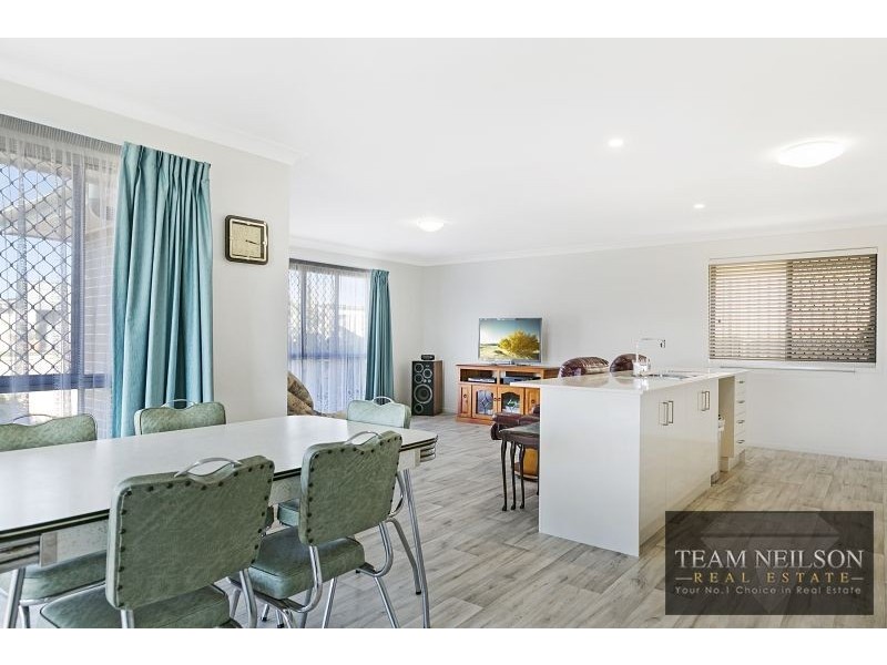 8 Willis Close, Redland Bay QLD 4165