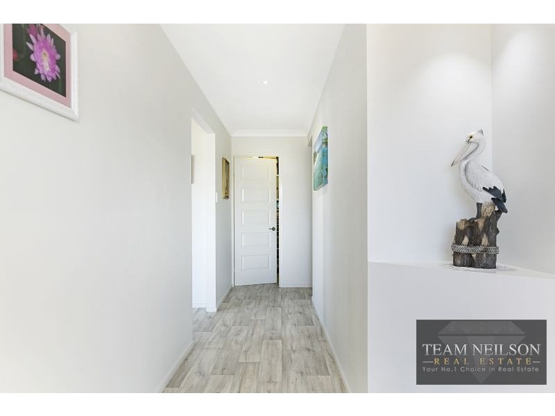 8 Willis Close, Redland Bay QLD 4165