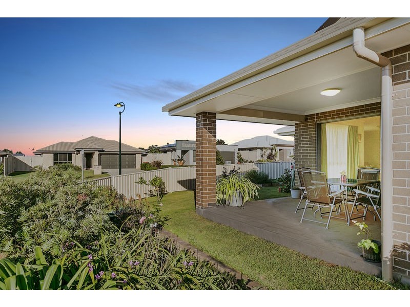 8 Willis Close, Redland Bay QLD 4165