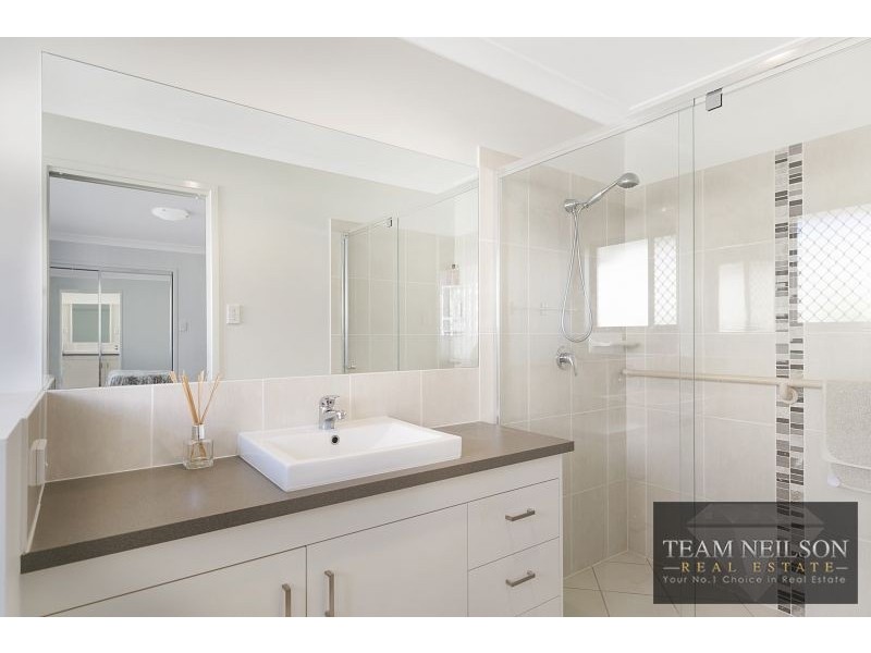 8 Willis Close, Redland Bay QLD 4165
