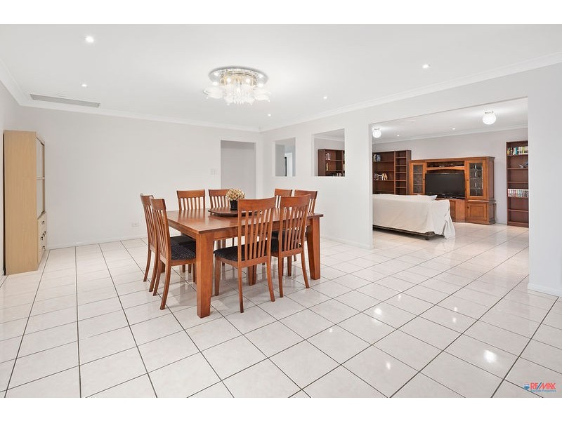 45 Clive Road, Birkdale QLD 4159