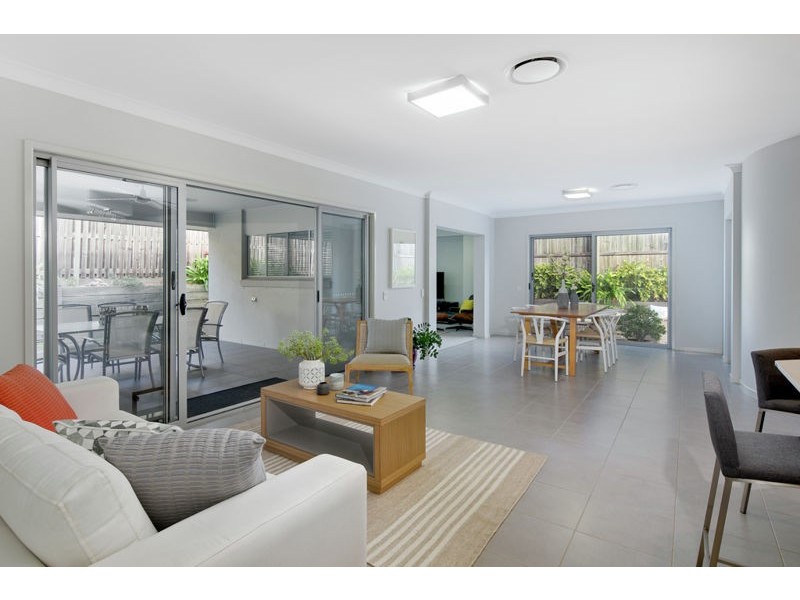 12 Clive Road, Birkdale QLD 4159