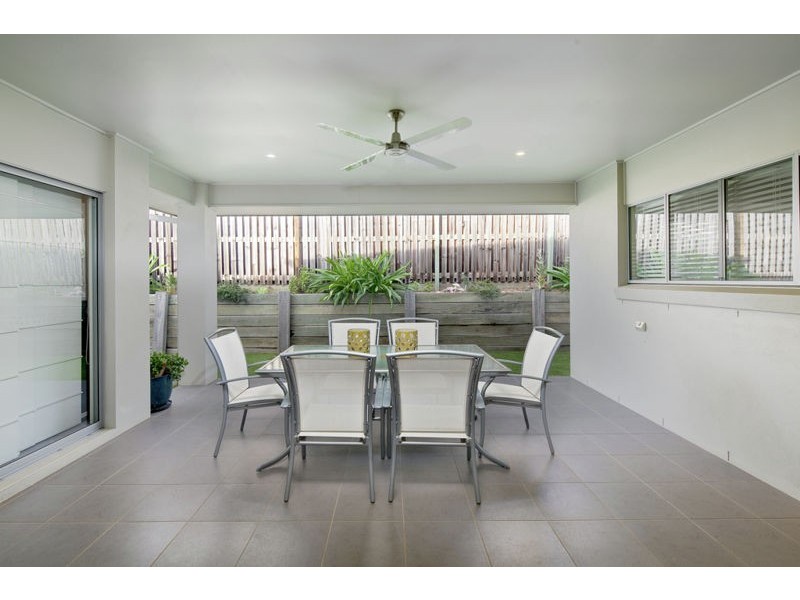 12 Clive Road, Birkdale QLD 4159