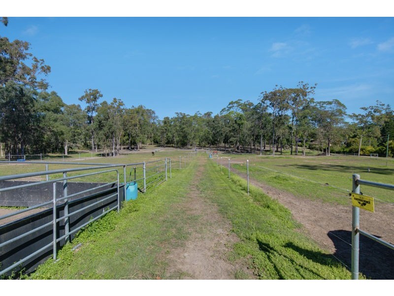 30-32 Lagoon Road, Carbrook QLD 4130