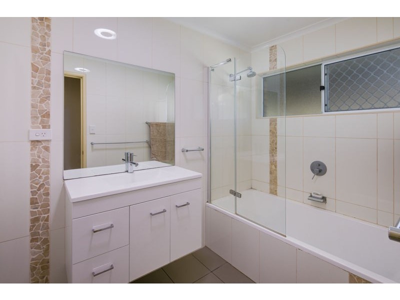 30-32 Lagoon Road, Carbrook QLD 4130