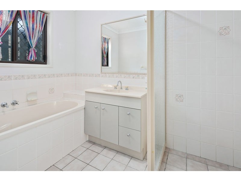 35 Chesterfield Crescent, Wellington Point QLD 4160