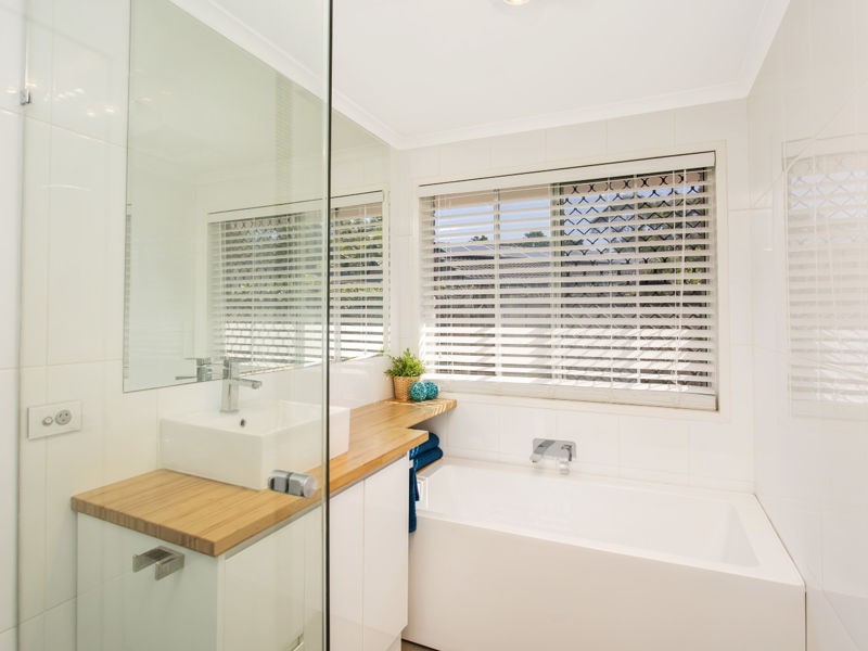 21 Terrier Court, Redland Bay QLD 4165