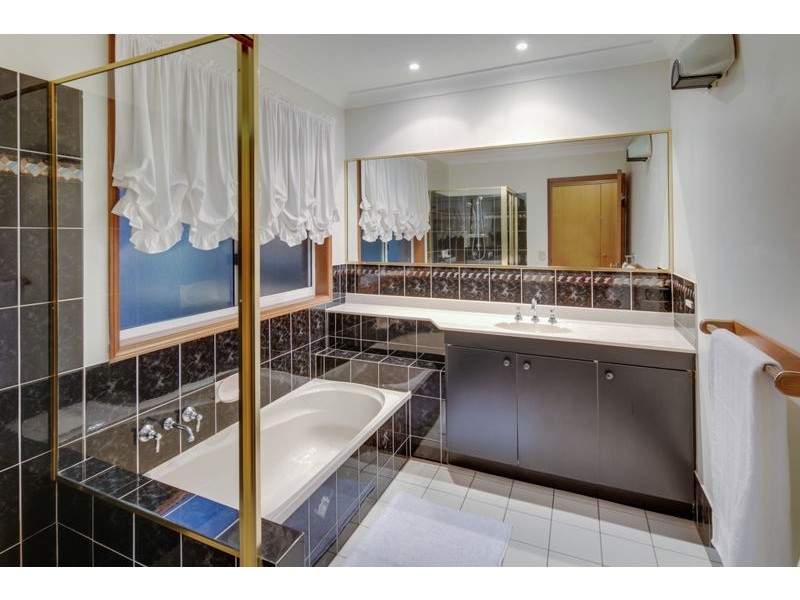 21 Tipuana Drive, Capalaba QLD 4157