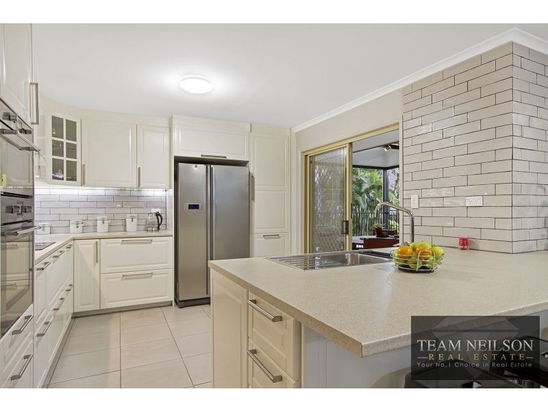 4 Montrose Place, Redland Bay QLD 4165