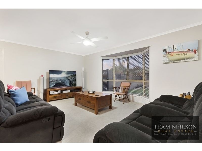 4 Montrose Place, Redland Bay QLD 4165