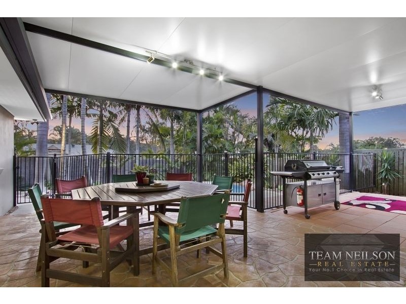 4 Montrose Place, Redland Bay QLD 4165