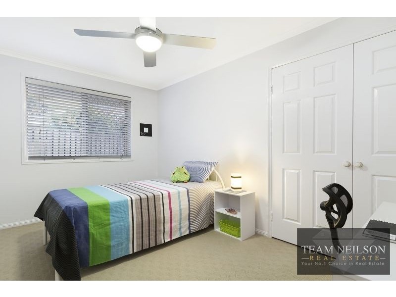 4 Montrose Place, Redland Bay QLD 4165