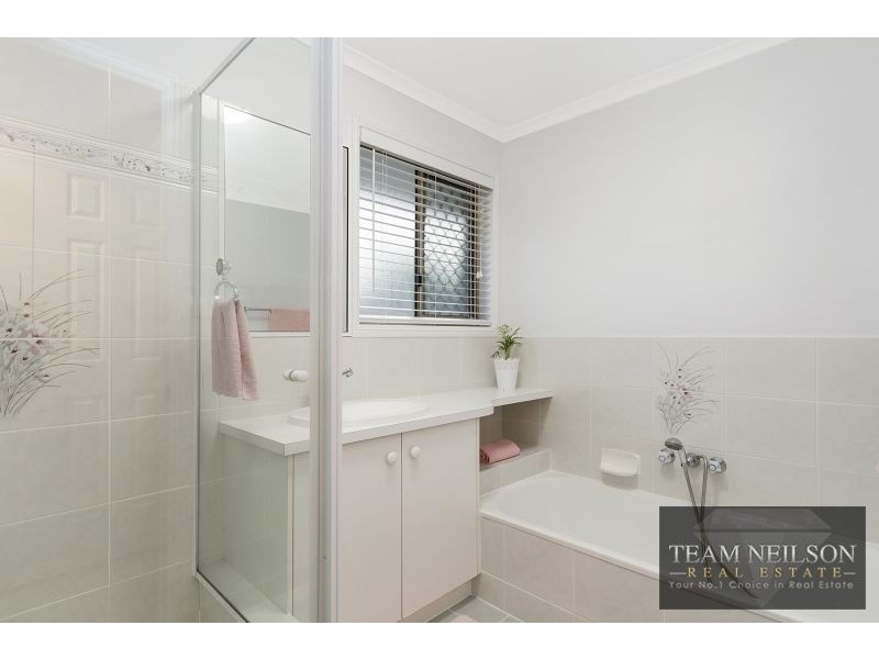 4 Montrose Place, Redland Bay QLD 4165