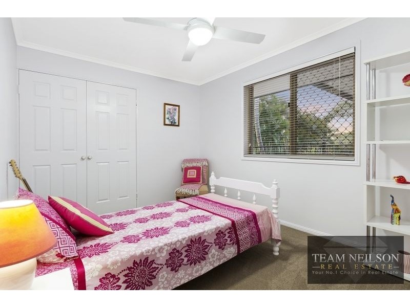 4 Montrose Place, Redland Bay QLD 4165