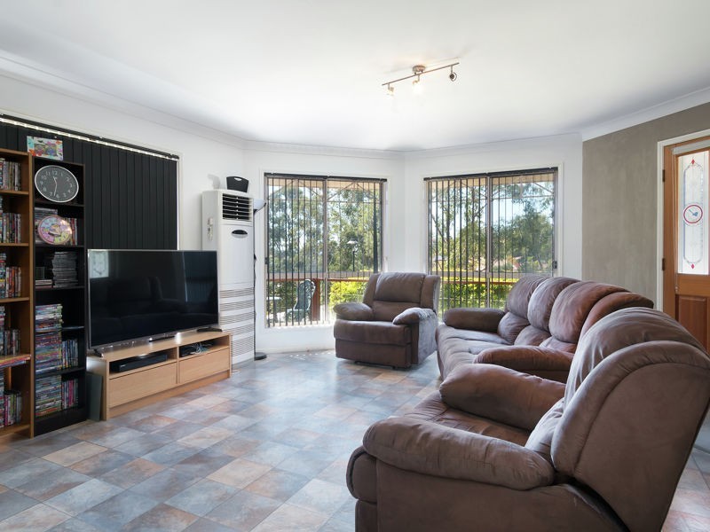 29 Chatfield Street, Edens Landing QLD 4207