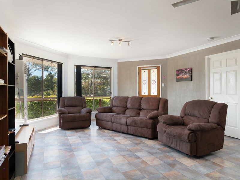 29 Chatfield Street, Edens Landing QLD 4207