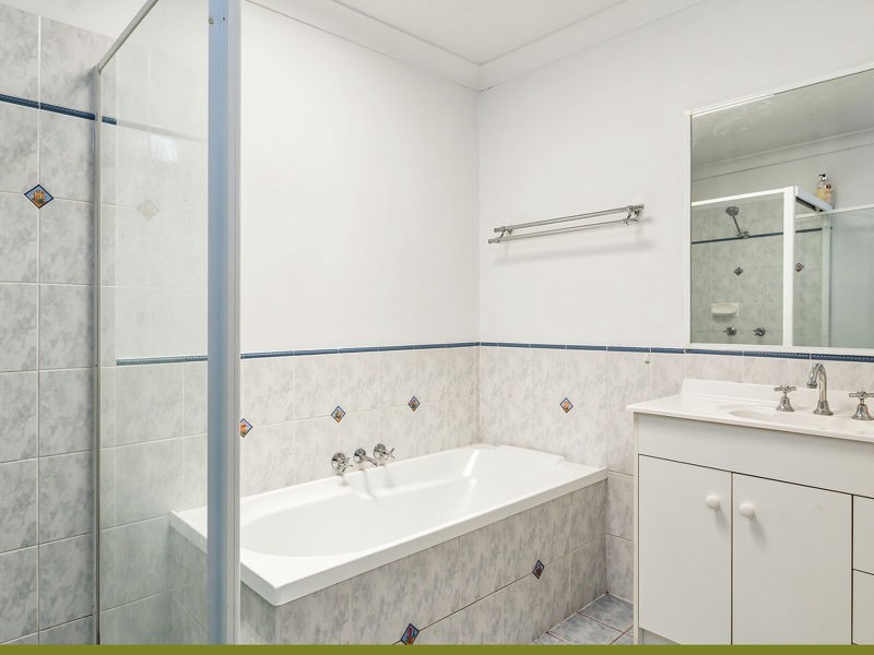 29 Chatfield Street, Edens Landing QLD 4207