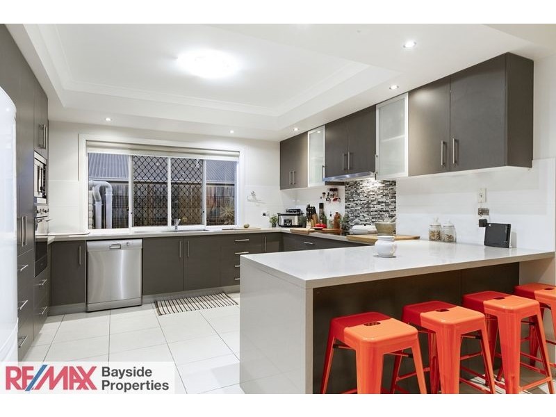 2 Bellevista Crescent, Wellington Point QLD 4160