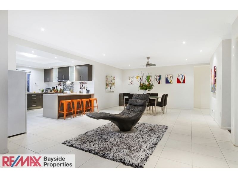 2 Bellevista Crescent, Wellington Point QLD 4160