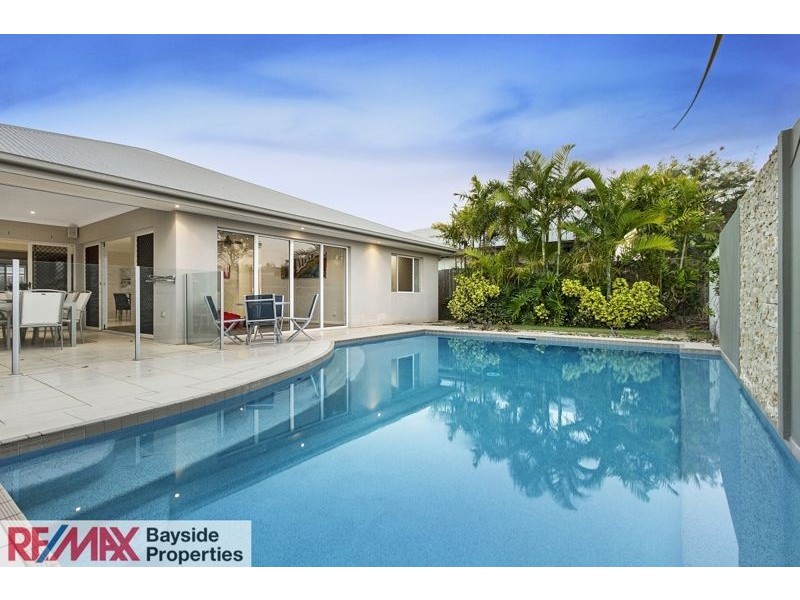 2 Bellevista Crescent, Wellington Point QLD 4160