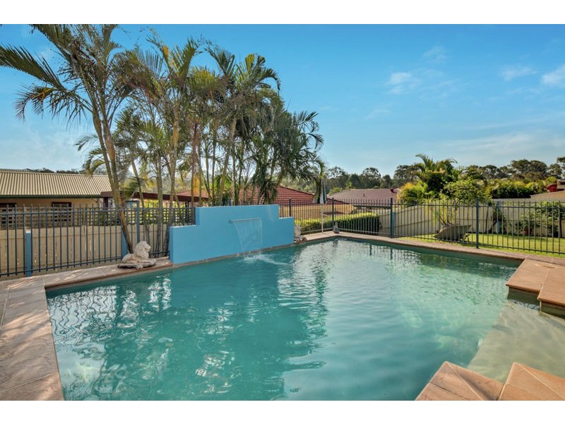 10 Almond Avenue, Birkdale QLD 4159