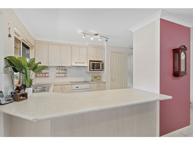 10 Almond Avenue, Birkdale QLD 4159