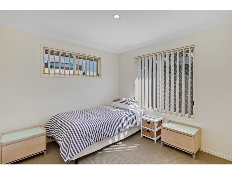 10 Almond Avenue, Birkdale QLD 4159