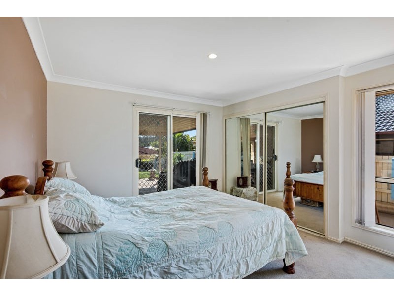 10 Almond Avenue, Birkdale QLD 4159