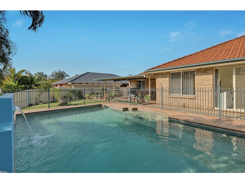 10 Almond Avenue, Birkdale QLD 4159