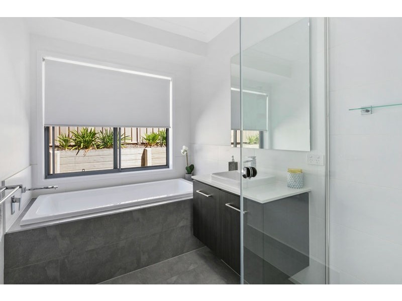 50 Capella Drive, Redland Bay QLD 4165