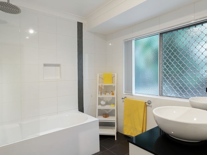 150 Henderson Rd, Sheldon QLD 4157