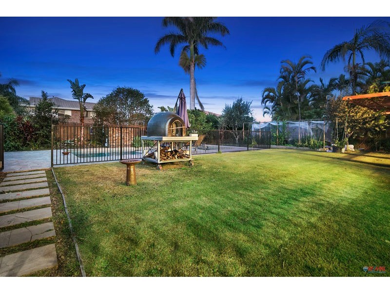 11 Agnes Street, Birkdale QLD 4159