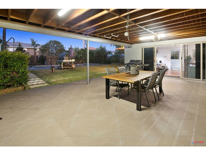 11 Agnes Street, Birkdale QLD 4159