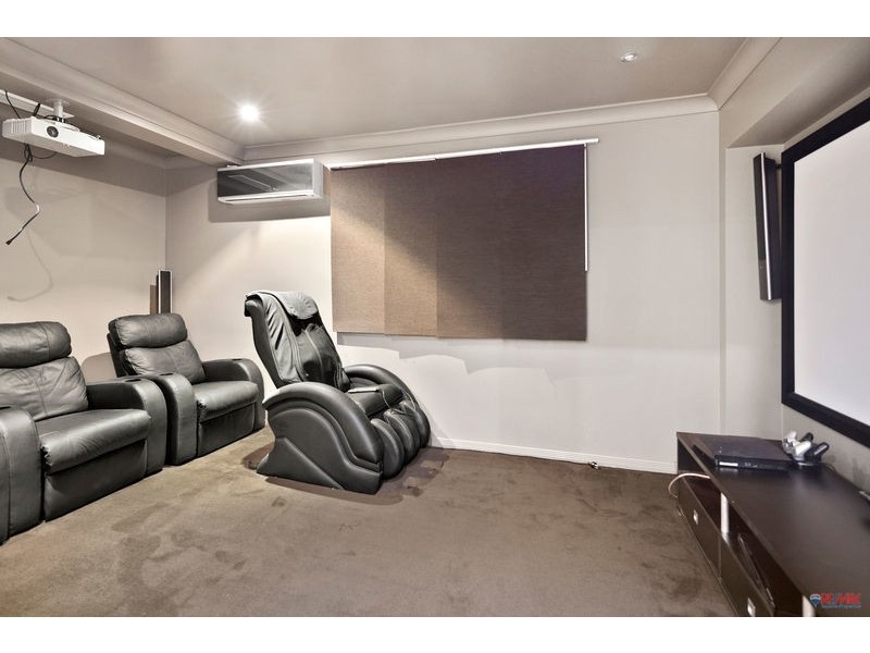 11 Agnes Street, Birkdale QLD 4159