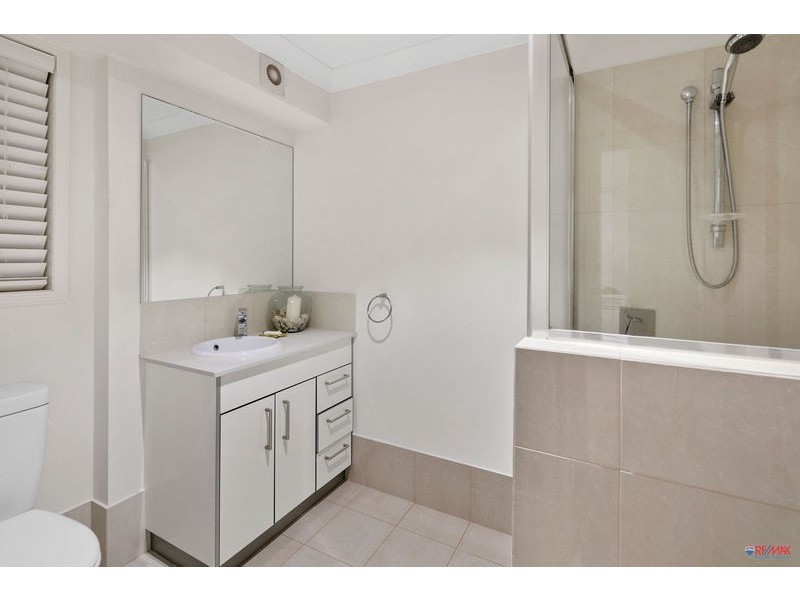 11 Agnes Street, Birkdale QLD 4159