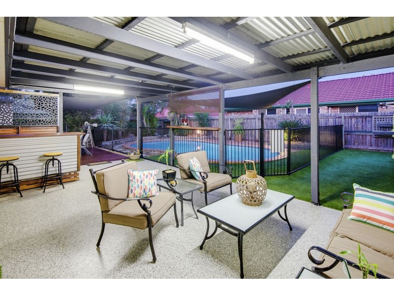 11 Carisbrooke Court, Birkdale QLD 4159