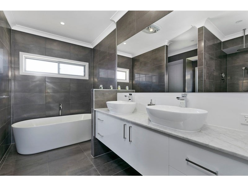 10 Haslingden Drive, Redland Bay QLD 4165