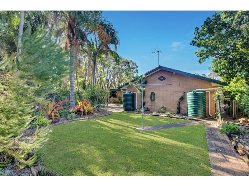 13 Sandpiper Street, Wellington Point QLD 4160