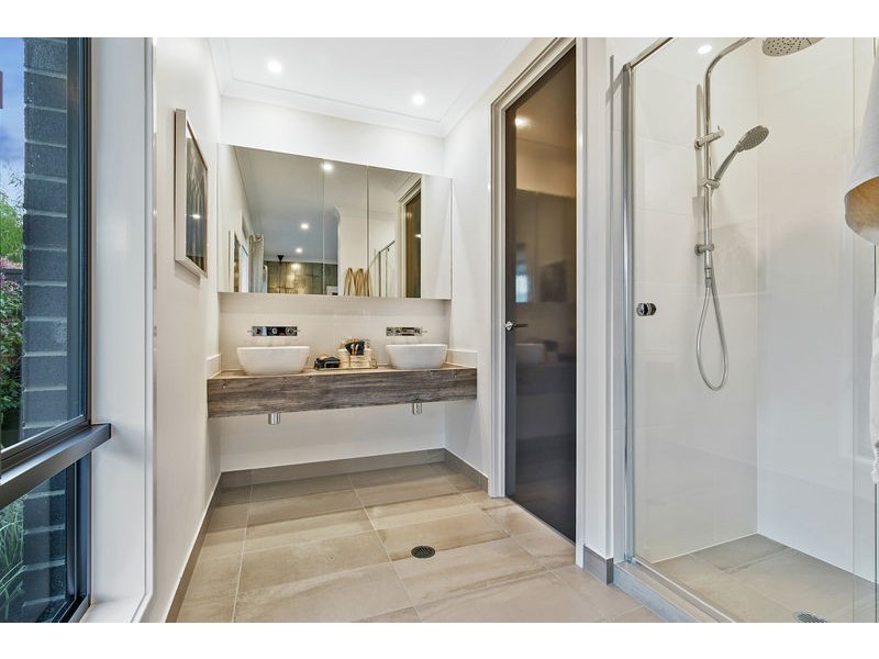 12 Seawater Street, Thornlands QLD 4164