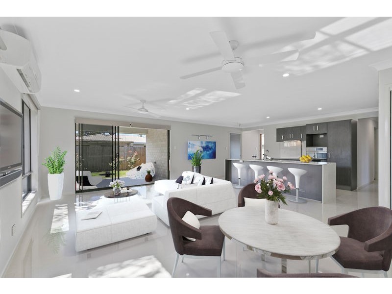 2/19 Anita Street, Redland Bay QLD 4165