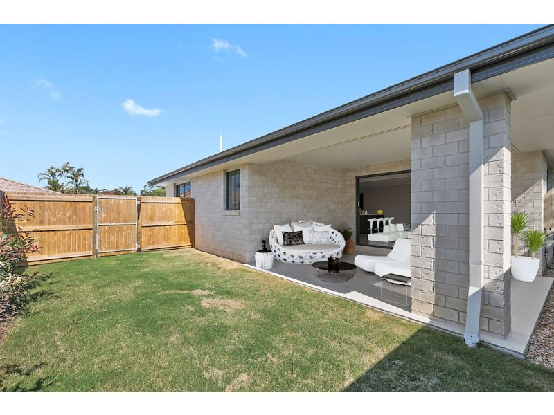 2/19 Anita Street, Redland Bay QLD 4165