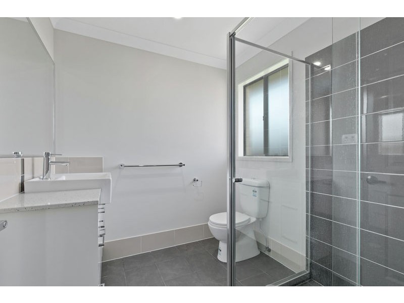 2/19 Anita Street, Redland Bay QLD 4165