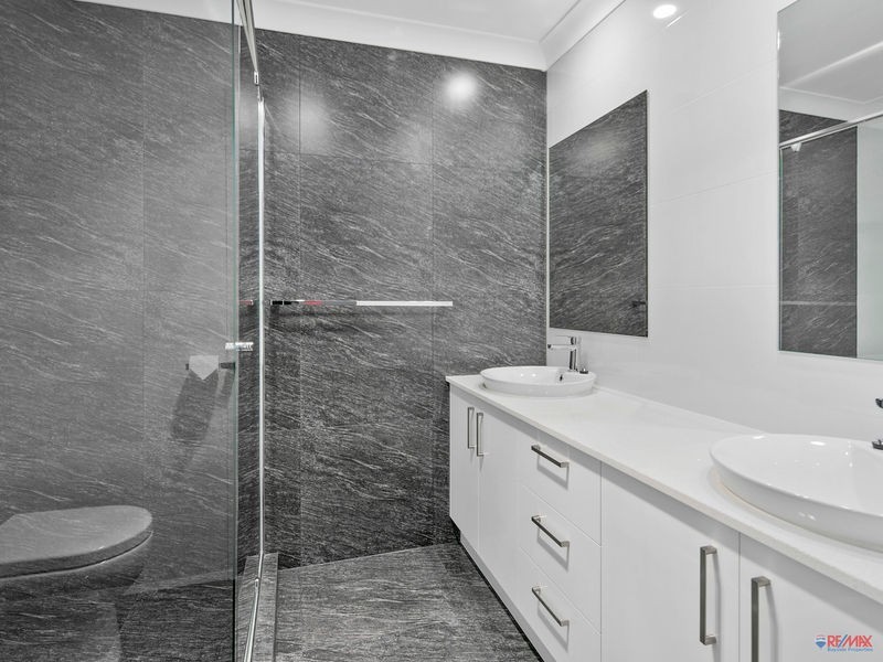 25 Sandpiper Street, Wellington Point QLD 4160