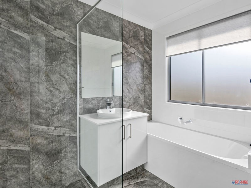 25 Sandpiper Street, Wellington Point QLD 4160