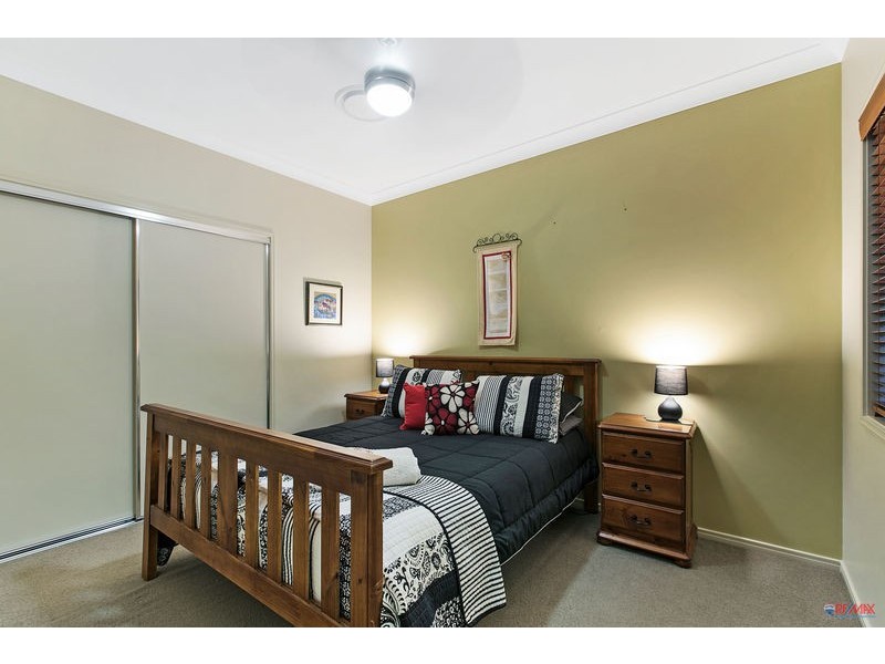 11 Magnetic Place, Redland Bay QLD 4165