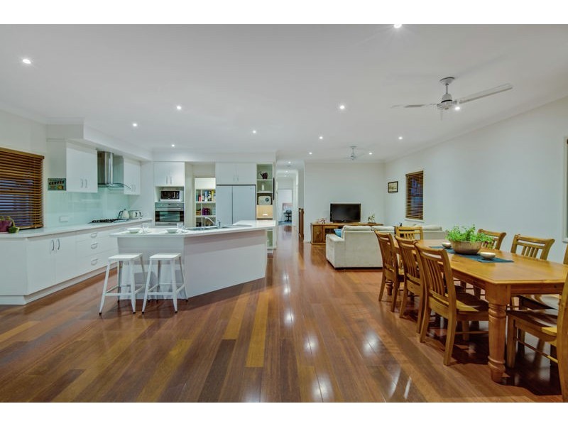 182 Milsom St, Norman Park QLD 4170