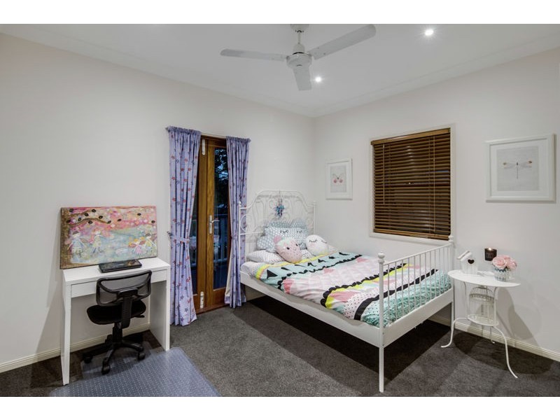 182 Milsom St, Norman Park QLD 4170