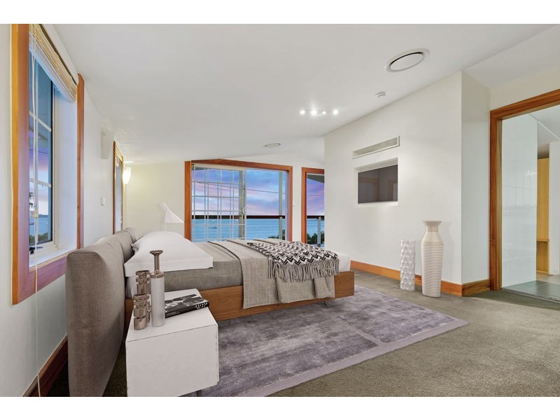 309 Esplanade, Redland Bay QLD 4165